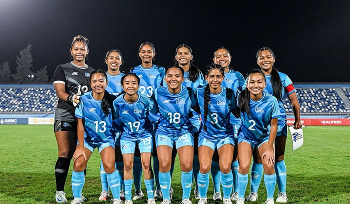 May be an image of 9 people, people playing football, people playing soccer and text that says 'AMMC 13 18 19 QUALIFIERS BERS QUALI'