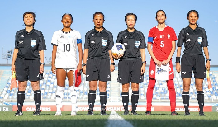 May be an image of 6 people, people playing football, people playing soccer and text that says 'OFC FIFA AFC FIFA 10 OFC FIFA FIFA AFC 5 JFC 並 OFC 文 FA DL - 北 SIANG ERS'