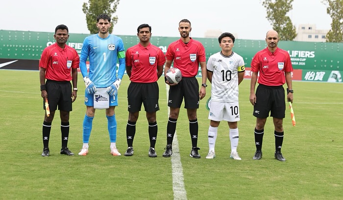 May be an image of 6 people, people playing soccer, people playing football and text that says 'FIEI FIra FISA FISA FIRA LIFIERS MIANG CUP KA3A 2006 10 怡寶 10'