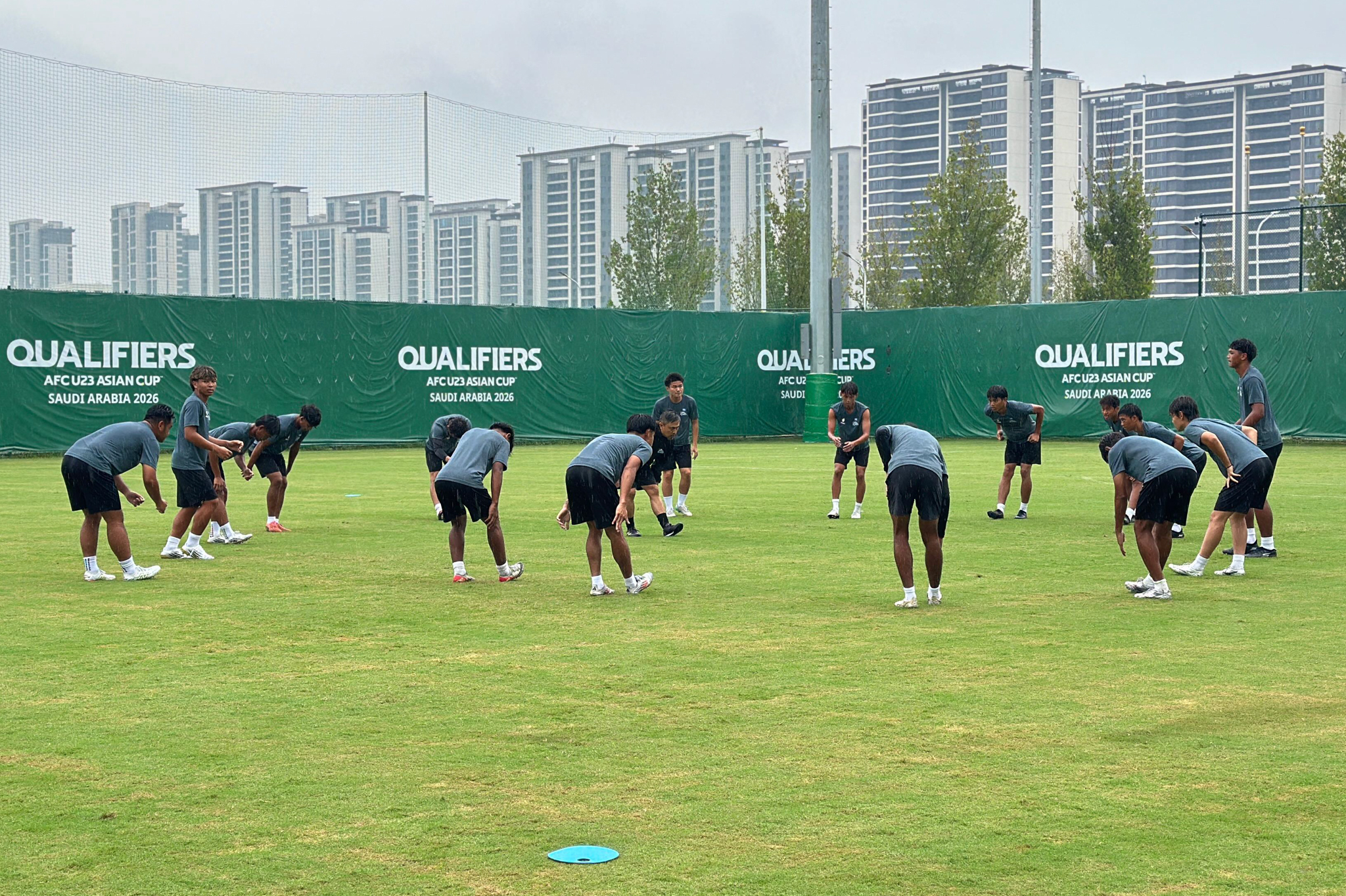 May be an image of 11 people, people playing football, grass and text that says 'QUALIFIERS AFCU ASIAN CUP SAUD ARABIA 2026 QUALIFIERS AFCU23 FCU23ASIANCUP SAUDI DIARABIA232 ARABI 2326 QUAL QUAL-IERS HERS ATCUE اد SWJDE ALIR QUALIFIERS AFCUZ3 AFCUZ3ASIANCUP SAUDI SAUDIAPARGAIOZS Aea ARIA BEL 2025 12'