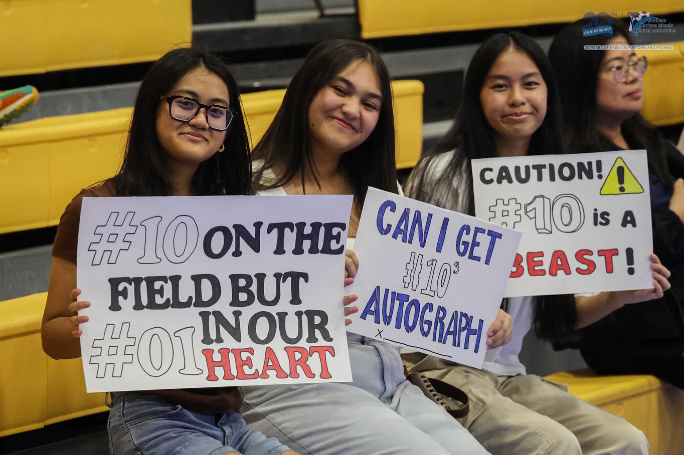 May be an image of 3 people and text that says '교판구 ANHEVIRSARY 31.33.时Ov CAUTION! 弁 #10ONTHE 10 ONTHE CAN CANIGET I GET BEAST! 共10i is A FIELD BUT $10 # #OlHEART #01 HEART INOUR AUTOGRAPH'